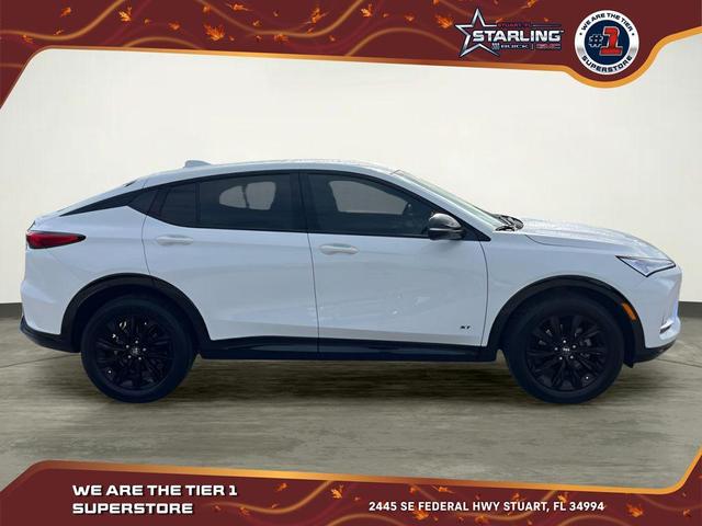 Photo of 2025 Summit White Buick Envista