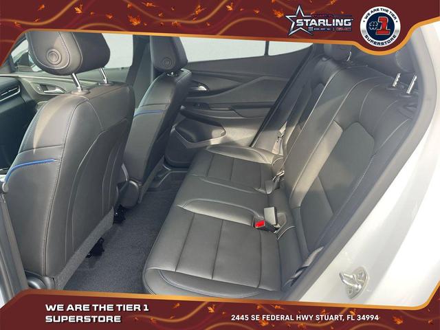Photo of 2025 Summit White Buick Envista