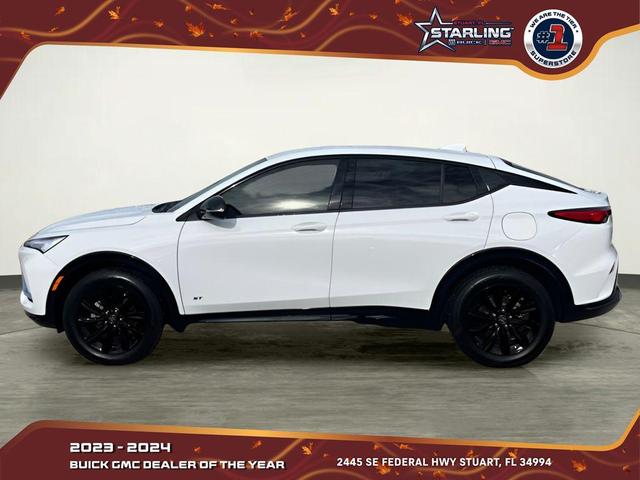 Photo of 2025 Summit White Buick Envista