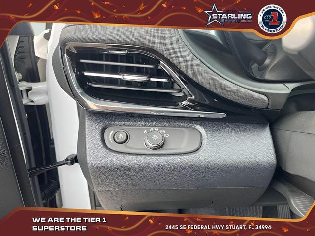 Photo of 2025 Summit White Buick Envista