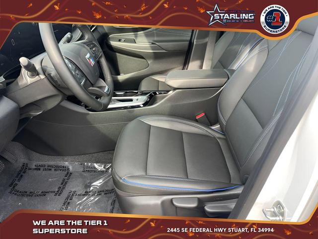 Photo of 2025 Summit White Buick Envista