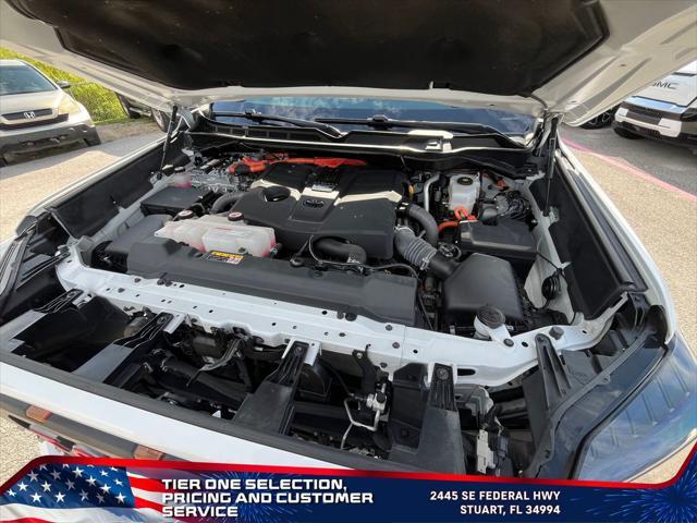 Photo of 2022 White Toyota Tundra Hybrid