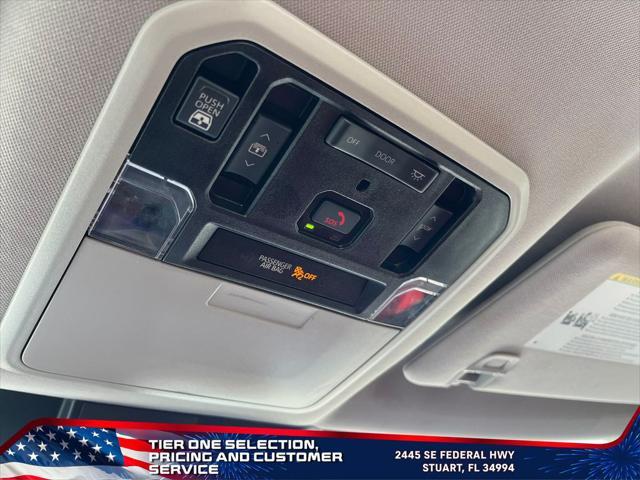 Photo of 2022 White Toyota Tundra Hybrid
