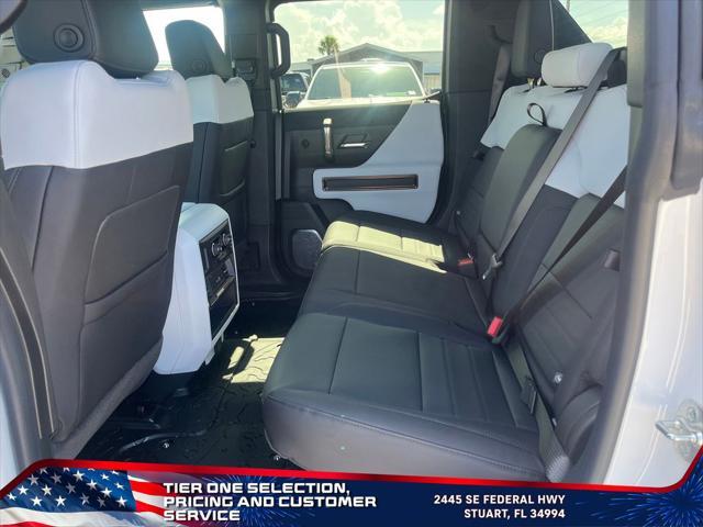 Photo of 2025 Interstellar White GMC HUMMER EV Pickup