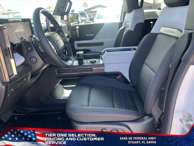 Photo of 2025 Interstellar White GMC HUMMER EV Pickup