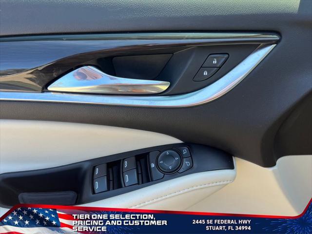 Photo of 2024 White Frost Tricoat Buick Enclave