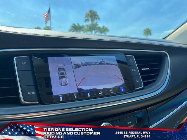 Photo of 2024 White Frost Tricoat Buick Enclave