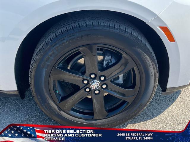 Photo of 2024 White Frost Tricoat Buick Enclave