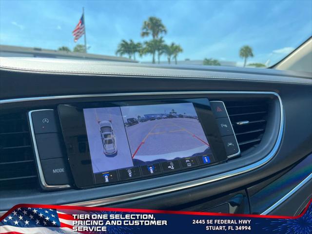 Photo of 2024 White Frost Tricoat Buick Enclave