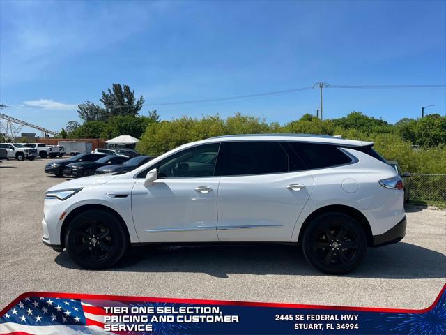 Photo of 2024 White Frost Tricoat Buick Enclave