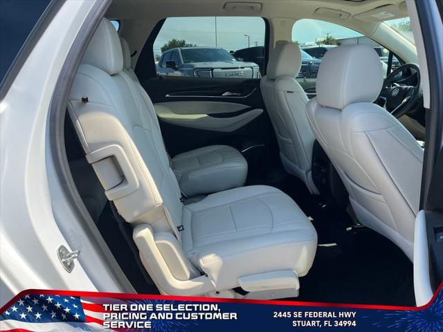 Photo of 2024 White Frost Tricoat Buick Enclave