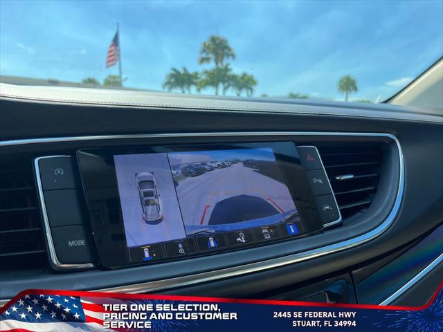 Photo of 2024 White Frost Tricoat Buick Enclave