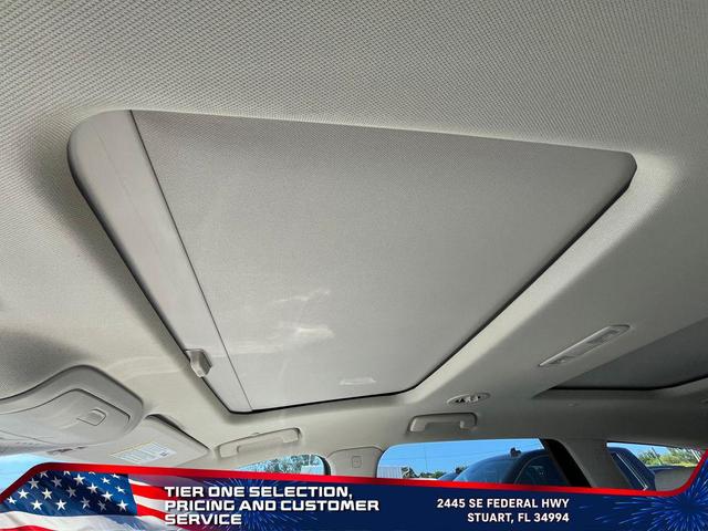 Photo of 2024 White Frost Tricoat Buick Enclave