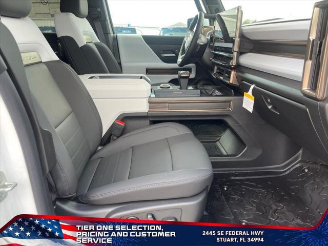 Photo of 2025 Interstellar White GMC HUMMER EV SUV