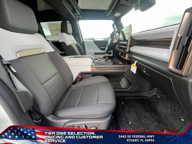 Photo of 2025 Interstellar White GMC HUMMER EV SUV