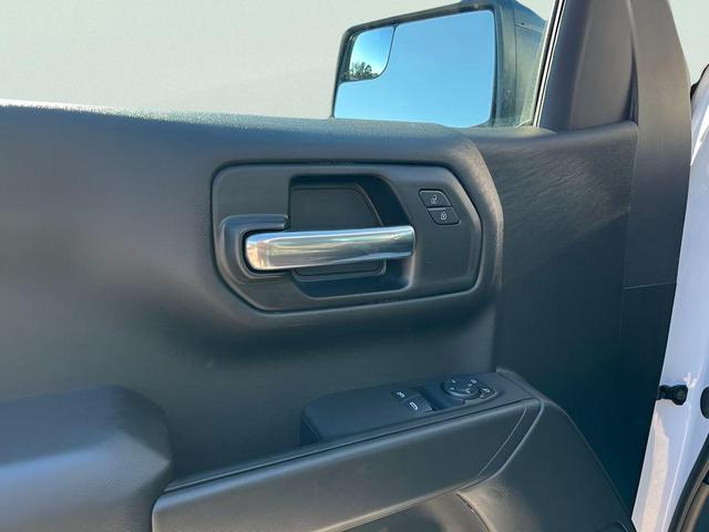 Photo of 2025 Summit White GMC Sierra 1500