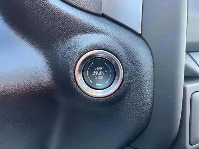 Photo of 2025 Summit White GMC Sierra 1500