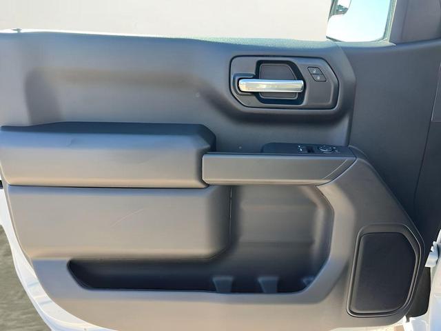 Photo of 2025 Summit White GMC Sierra 1500