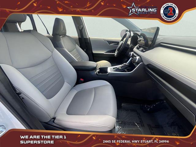 Photo of 2023 Ice Cap Toyota RAV4