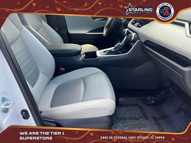 Photo of 2023 Ice Cap Toyota RAV4