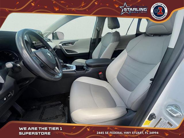 Photo of 2023 Ice Cap Toyota RAV4