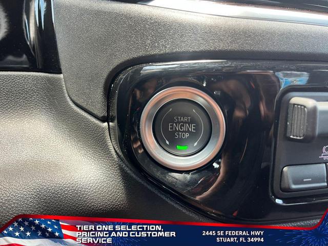 Photo of 2025 Summit White GMC Sierra 1500