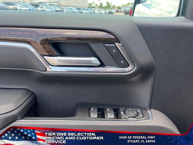 Photo of 2025 Summit White GMC Sierra 1500