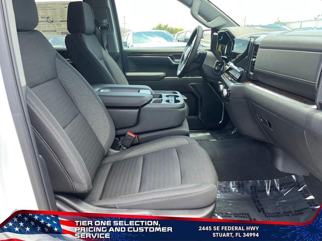 Photo of 2025 Summit White GMC Sierra 1500