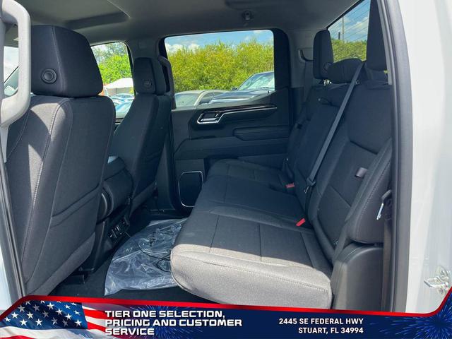 Photo of 2025 Summit White GMC Sierra 1500