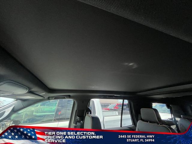 Photo of 2023 Summit White GMC Yukon