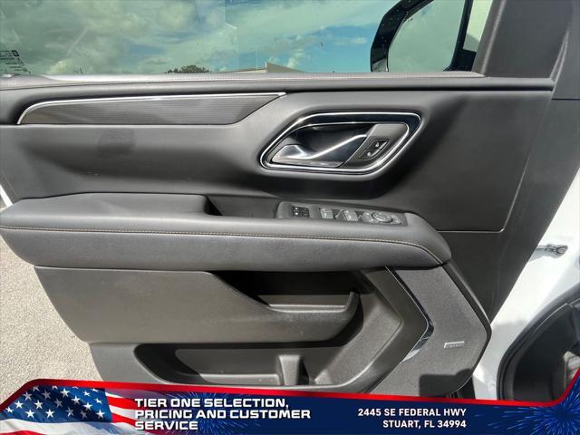 Photo of 2023 Summit White GMC Yukon