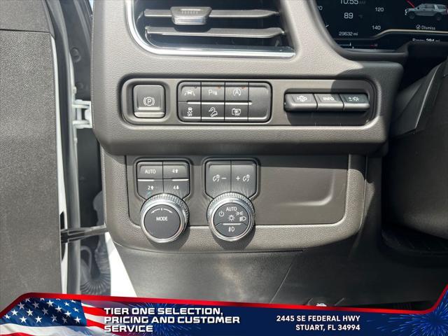 Photo of 2023 Summit White GMC Yukon