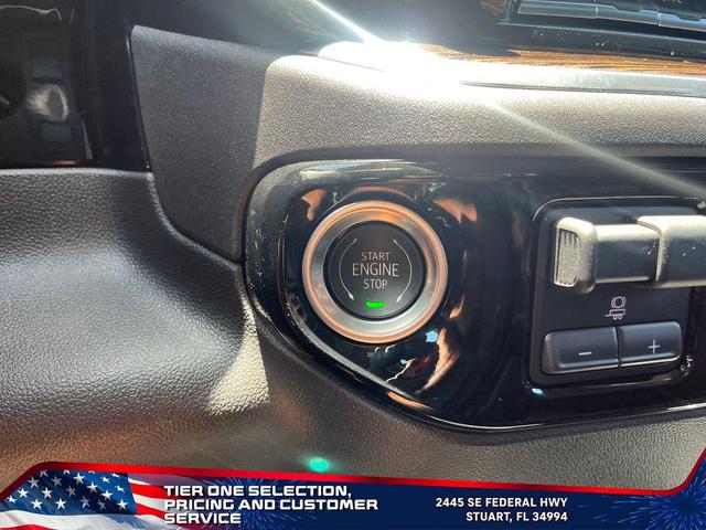 Photo of 2025 Summit White GMC Sierra 1500