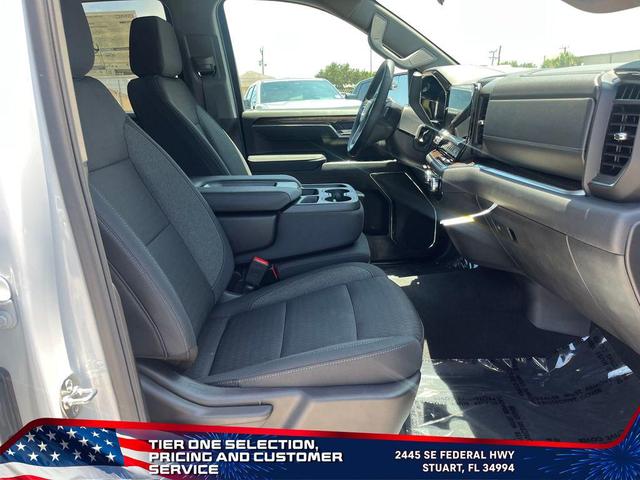 Photo of 2025 Summit White GMC Sierra 1500