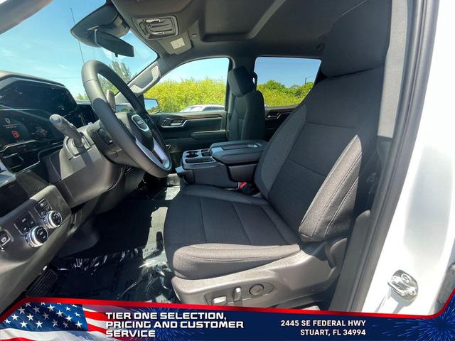 Photo of 2025 Summit White GMC Sierra 1500