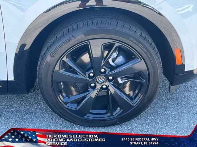 Photo of 2025 Summit White Buick Envision