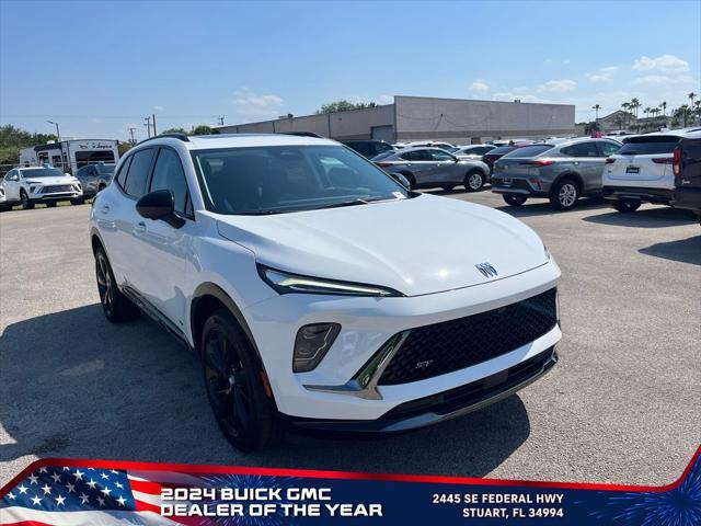 Photo of 2025 Summit White Buick Envision
