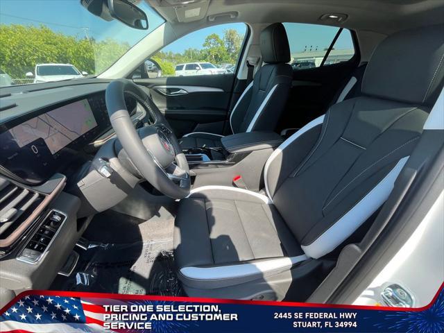 Photo of 2025 Summit White Buick Envision