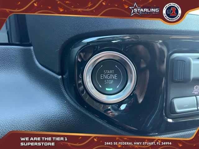 Photo of 2025 Summit White GMC Sierra 1500