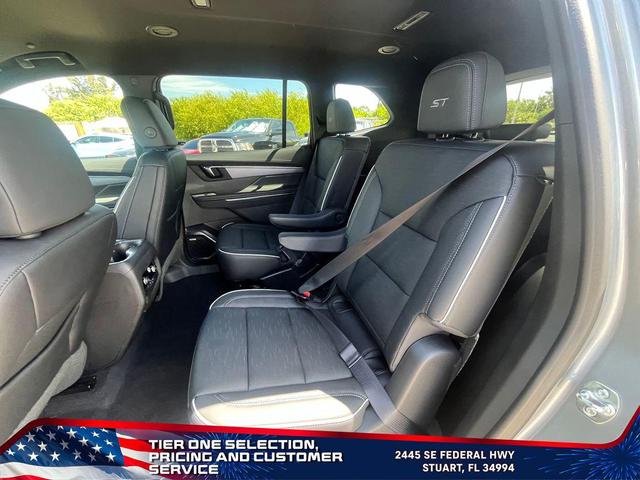 Photo of 2025 Moonstone Gray Metallic Buick Enclave