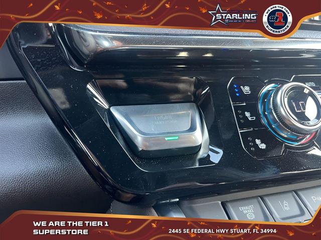 Photo of 2025 White Frost Tricoat GMC Sierra 2500