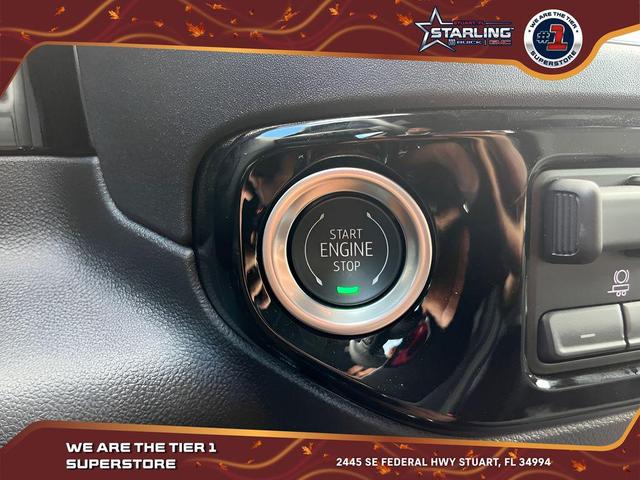 Photo of 2025 Summit White GMC Sierra 1500