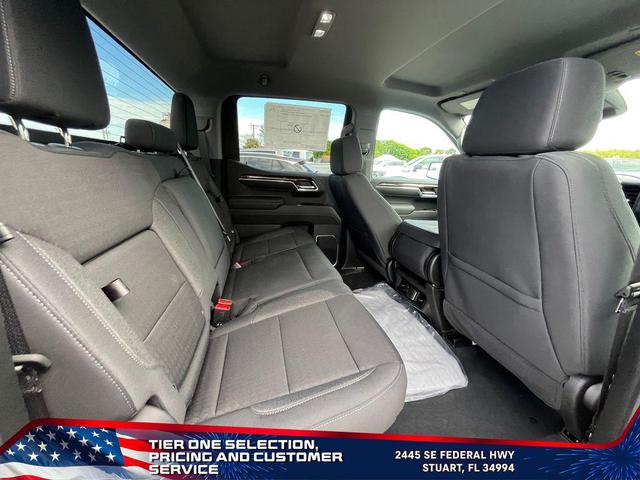 Photo of 2025 Summit White GMC Sierra 1500