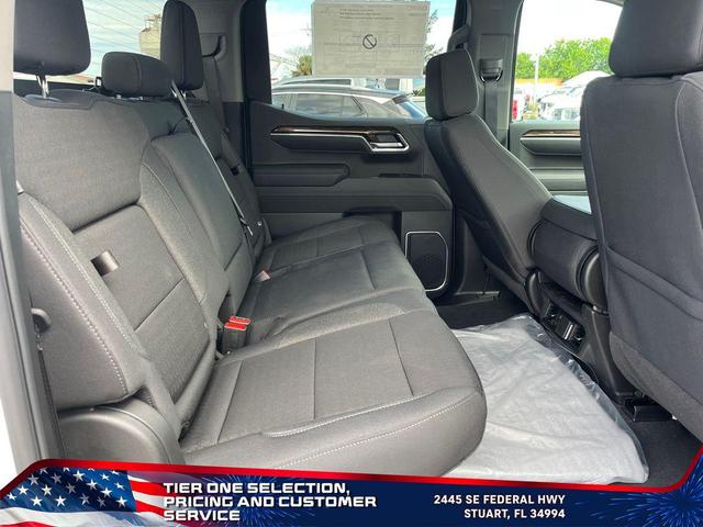 Photo of 2025 Summit White GMC Sierra 1500