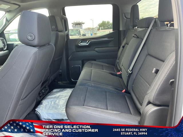 Photo of 2025 Summit White GMC Sierra 1500