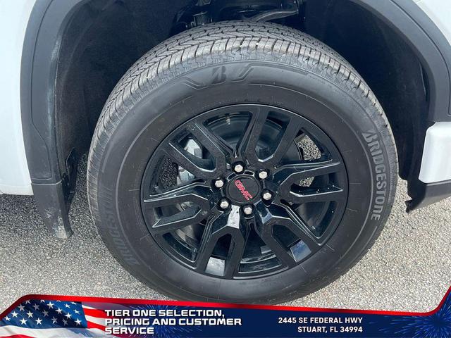 Photo of 2025 Summit White GMC Sierra 1500