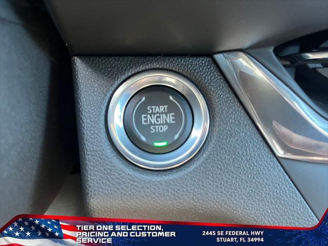 Photo of 2025 Summit White Buick Envista