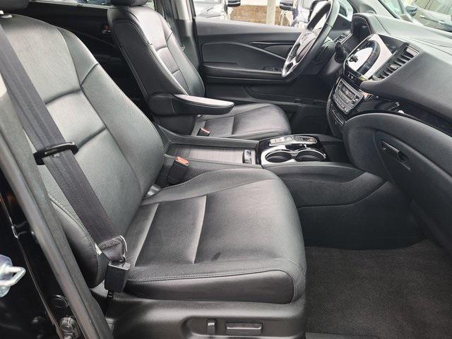 Photo of 2022 Crystal Black Pearl Honda Pilot