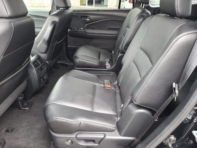 Photo of 2022 Crystal Black Pearl Honda Pilot