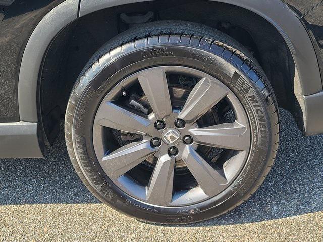 Photo of 2023 Crystal Black Pearl Honda Pilot